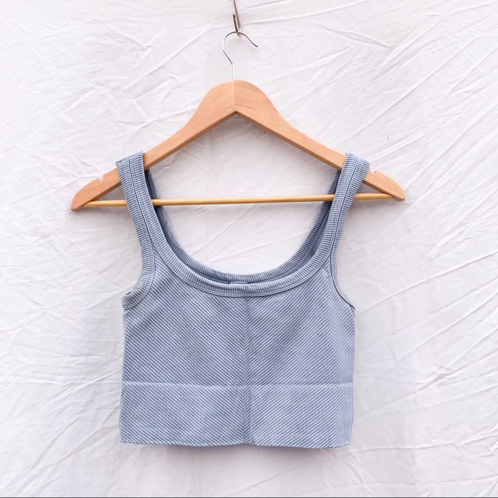 Nikibiki Crop Top
